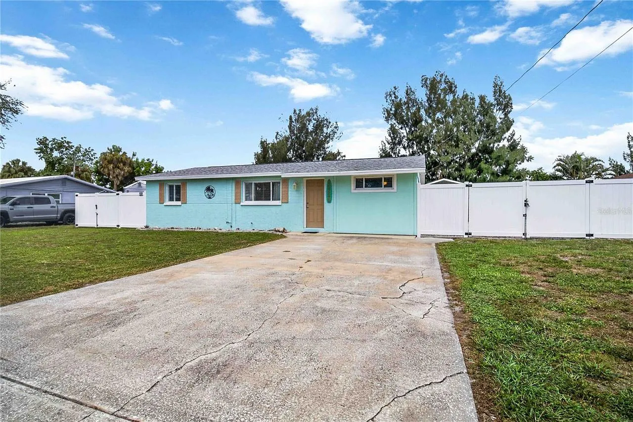 3 bed, 1.5 bath, 938 sqft, $2,100 — Photo 3