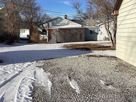 2nd image of 911 Newell St