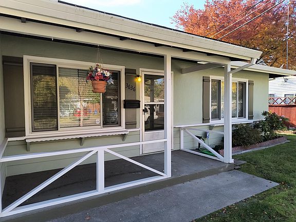 3rd image of 3636 Alberta Ave