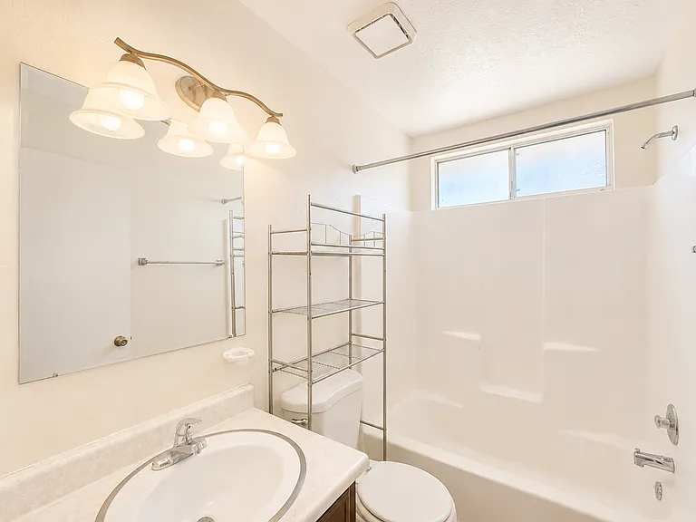 West Lancaster 1 Bedroom ! — Photo 8