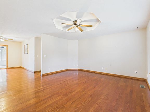 5th image of 3332 Partipilo St