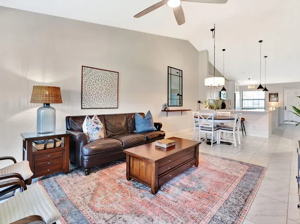 902 Pinecrest Circle A, Jupiter, FL 33458