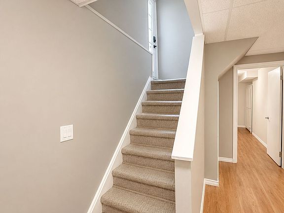 3rd image of 71 Avenue Rd