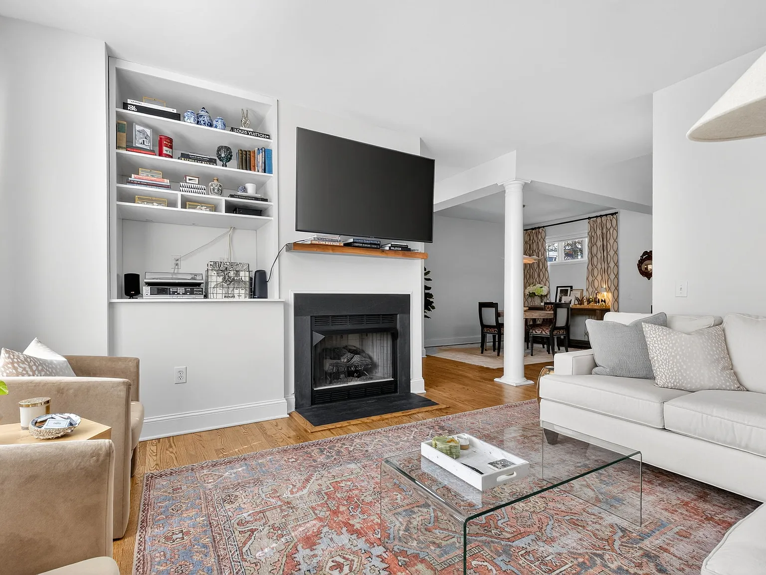 604 Scales Towne Ct — Photo 2