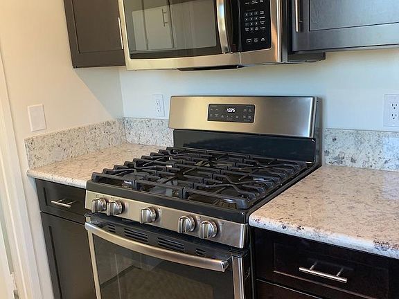 5th image of 124 N Vecino Dr