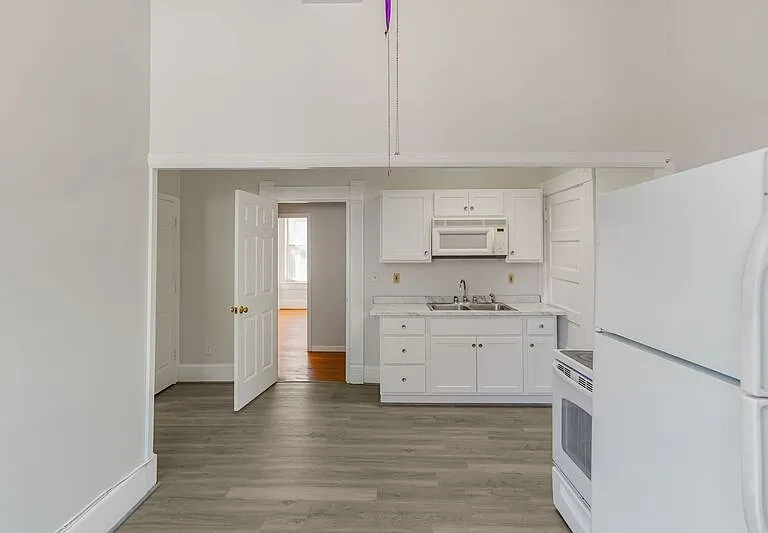 1122 Caroline St #1 — Photo 10