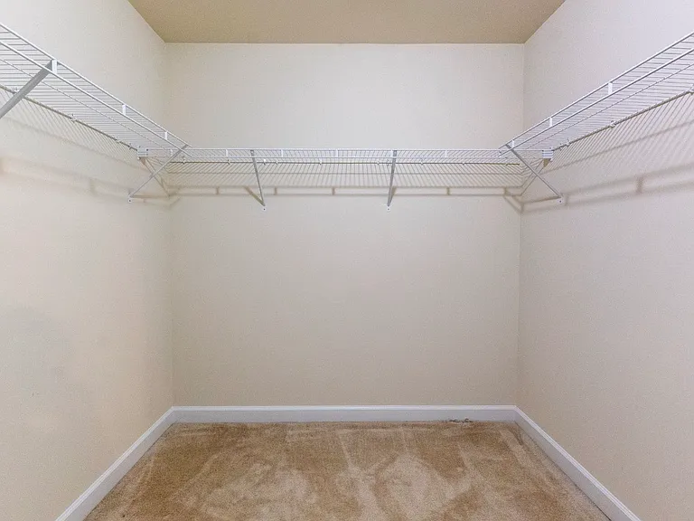 555 English Oak Ln — Photo 9