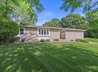 W268N2367 Meadowbrook Rd, Pewaukee, WI 53072