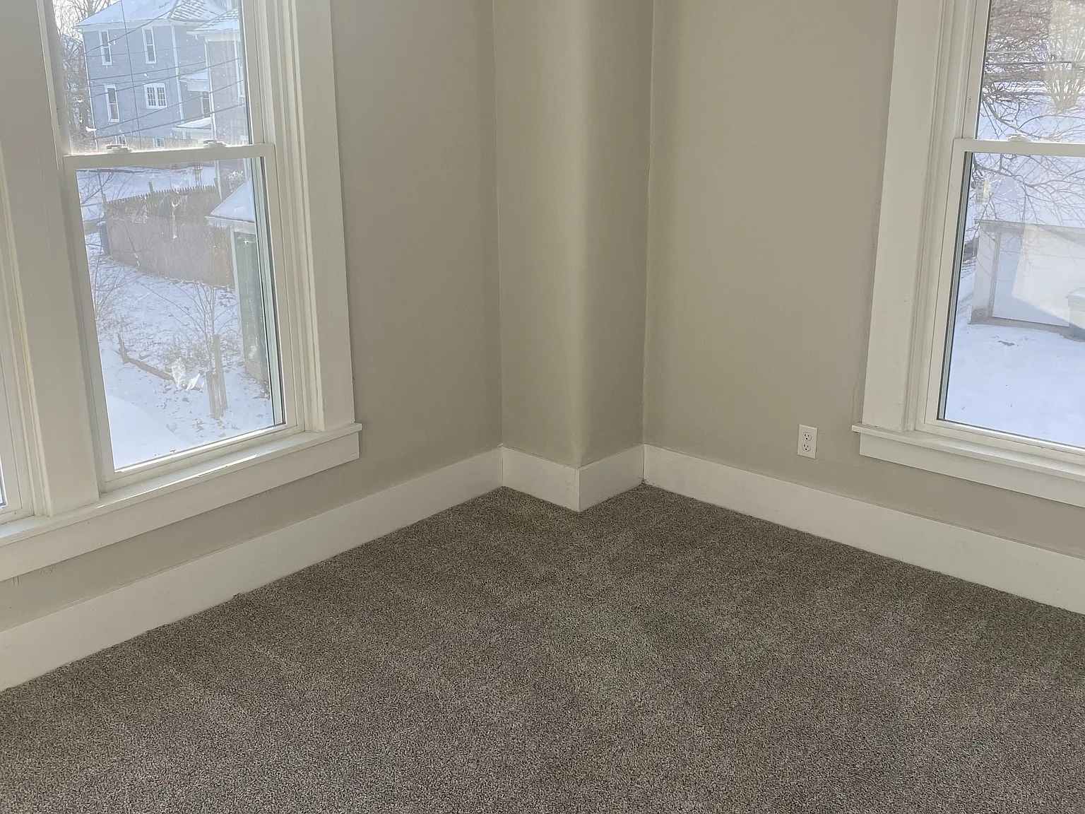 3 bed, 1200 sqft, $1,200 — Photo 3