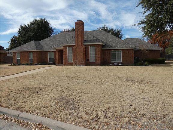 4th image of 2502 Christopher Dr