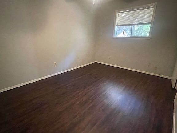 5th image of 415 Glover Dr APT A