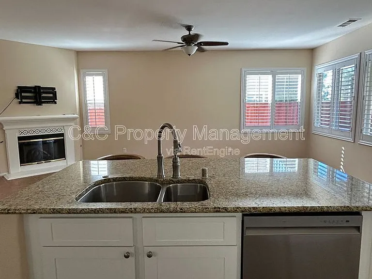 30934 Crystalaire Dr — Photo 6