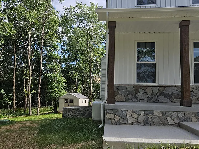4825 Stonefield Ln — Photo 3