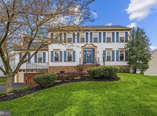 6035 Forest Run Dr, Clifton, VA 20124