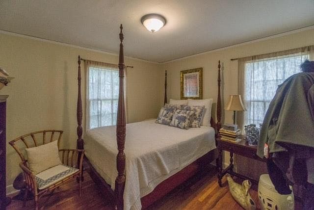 1st image of 532 Eastbourne Pl