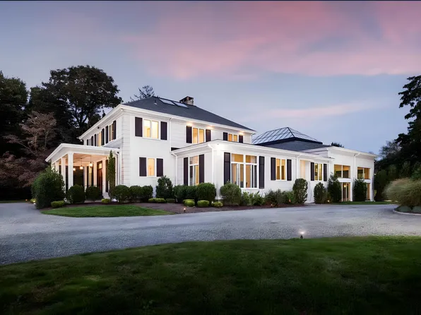 345 Governors Ln, Fairfield, CT 06824