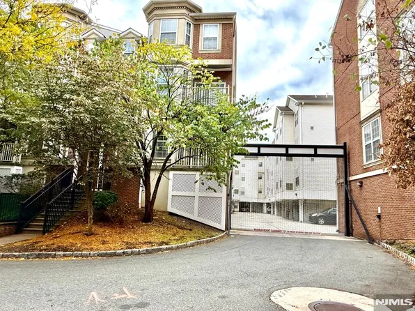 201 Dey St APT 126, Harrison, NJ 07029