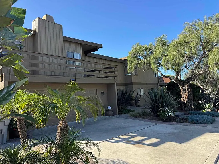 2511 El Amigo Rd — Photo 1