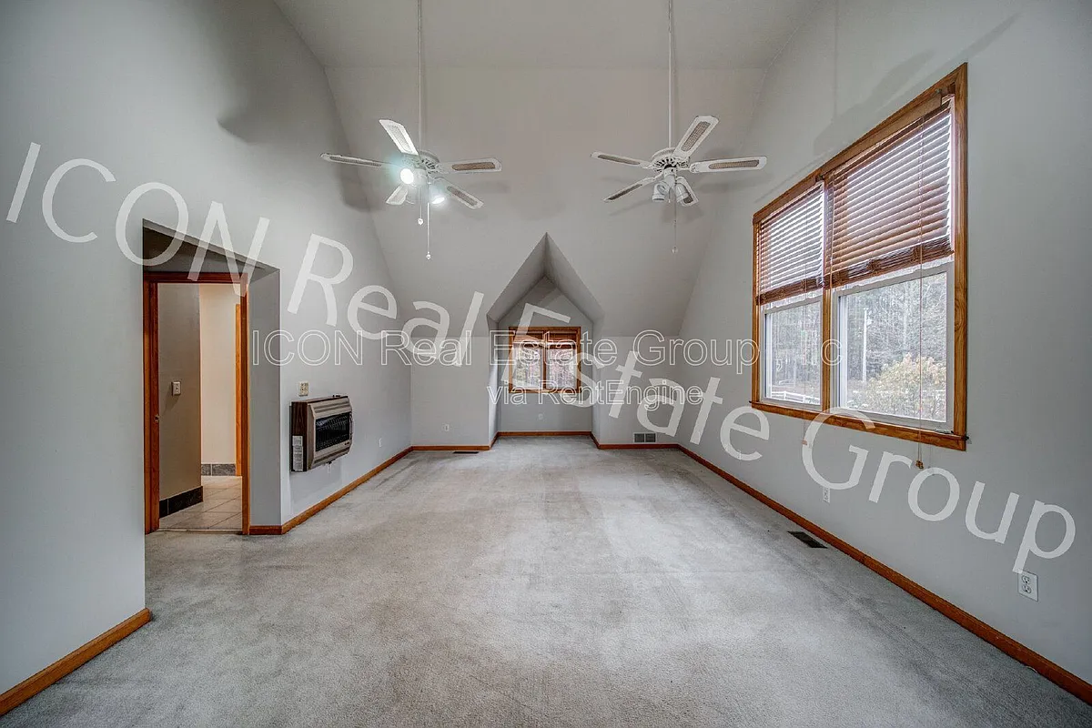 Building Photo - 53 Black Rd NE #B