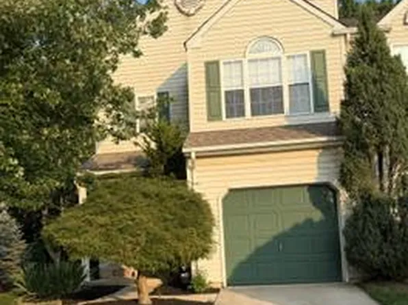 922 Glackens Ln, Wilmington, DE 19808