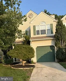 922 Glackens Ln Photo 1