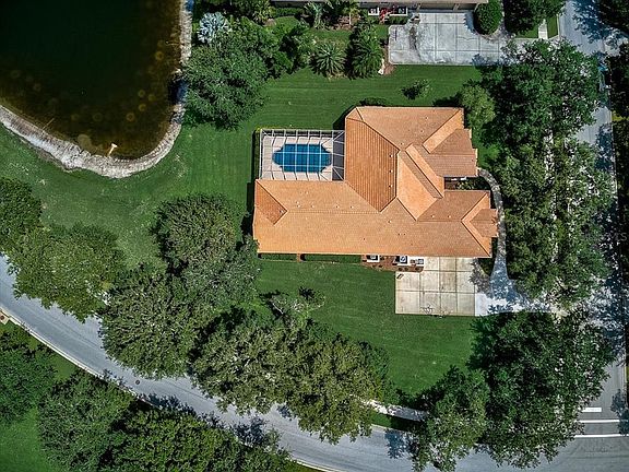 3rd image of 7458 Cabbage Palm Ct