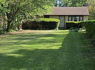 827 Story Book Ln, Machesney Park, IL 61115