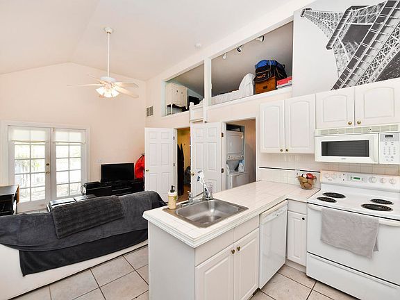4th image of 1207 William St #7