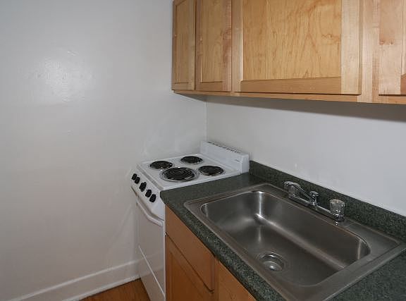 3rd image of 536 W Arlington Pl APT 314