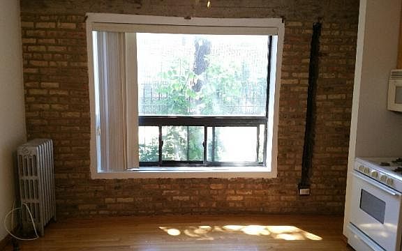 2nd image of 1624 W Morse Ave #106