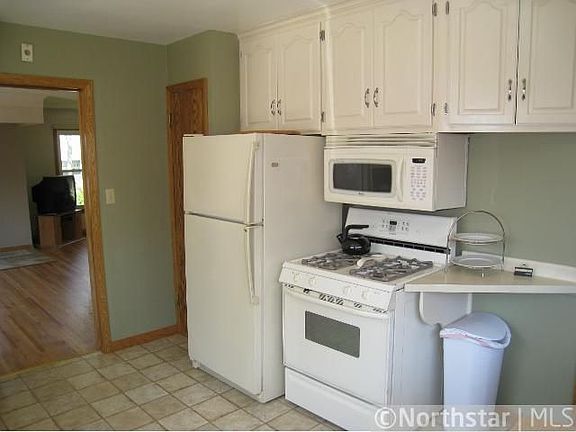 4th image of 1158 Stryker Ave