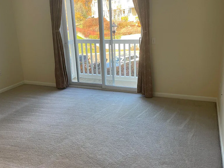 61 Pearl St #13 — Photo 6