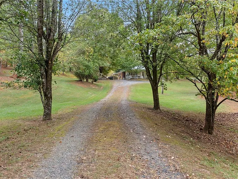 696 Keetor Rd — Photo 14