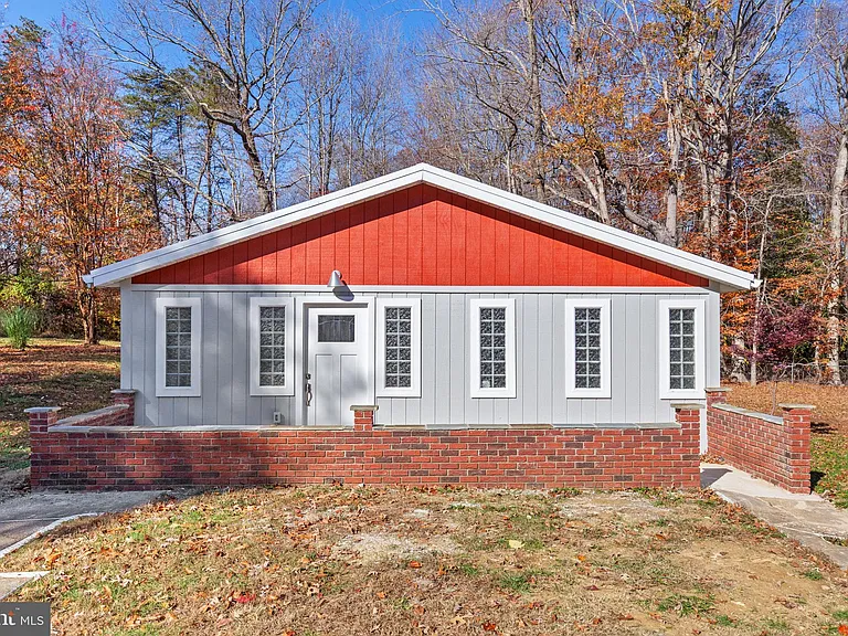 6245 Cracklingtown Rd — Photo 1