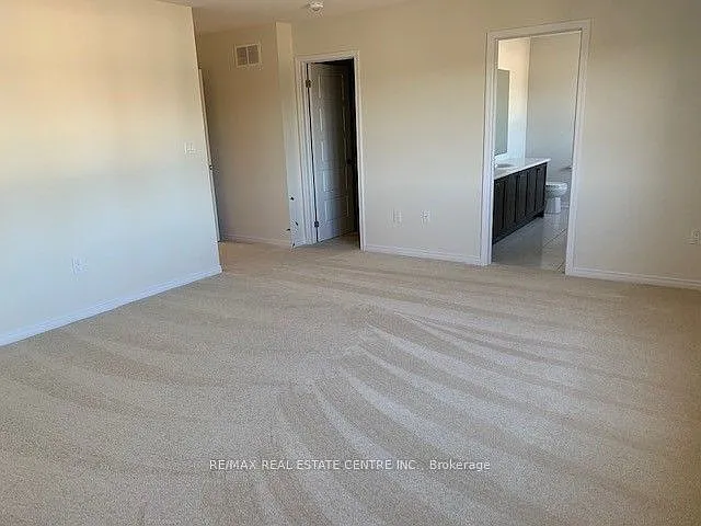 10 Esther Cres — Photo 12