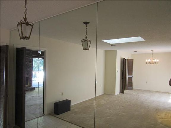 4th image of 1108 Somerset Ave