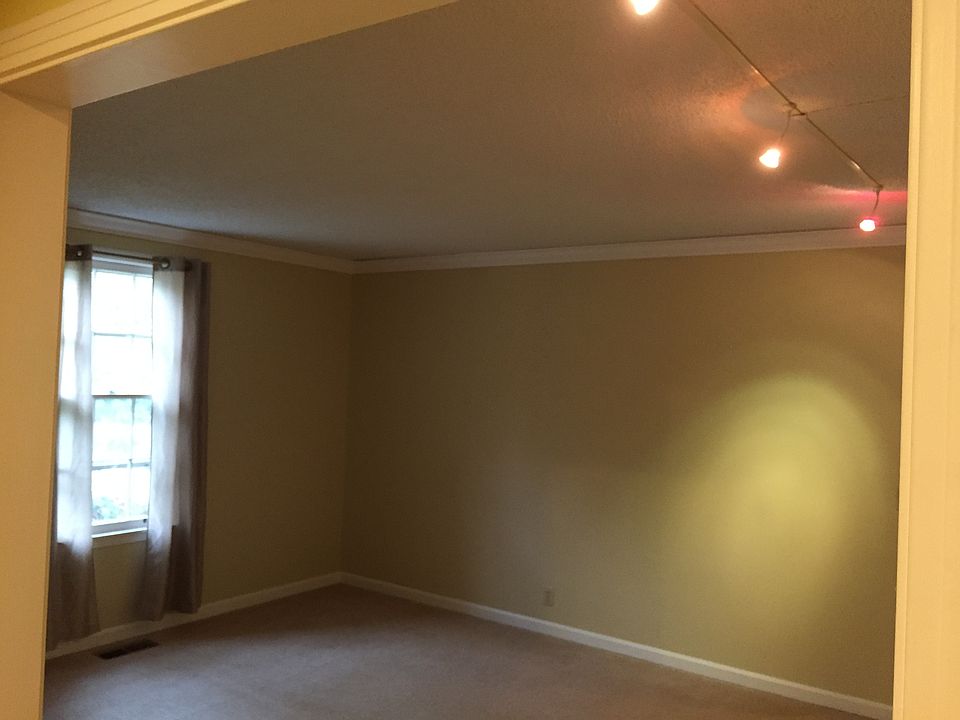 2nd image of 4657 Woodside Dr