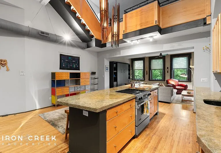 32 Broadway St #320 — Photo 7