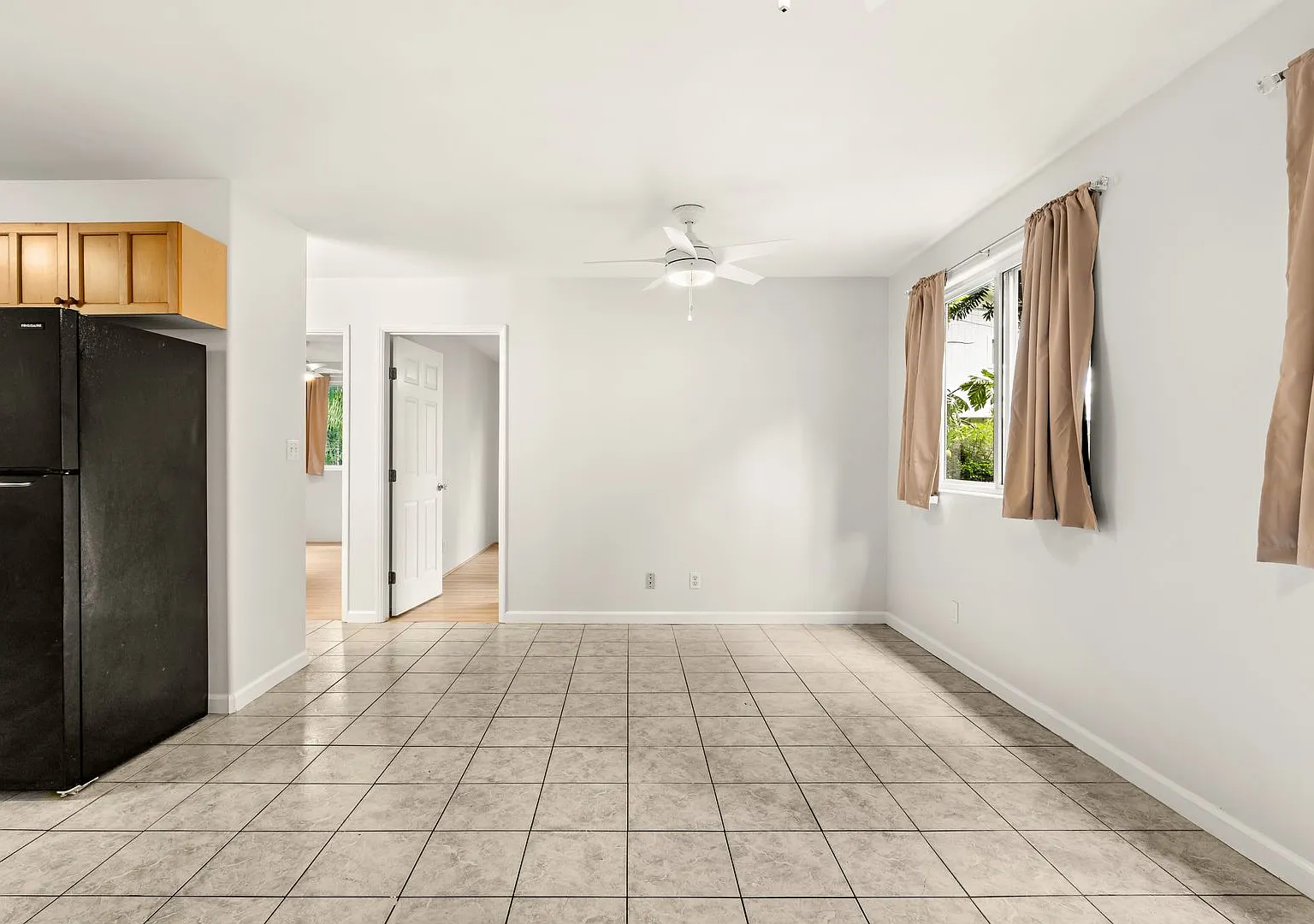 KC 405 Oneawa St — Photo 2
