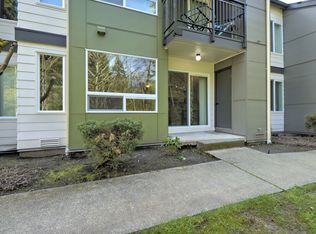 31500 33rd Pl SW #102, Federal Way, WA 98023