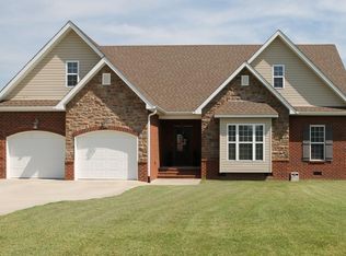 56 Meadowland Ct, Manchester, TN 37355