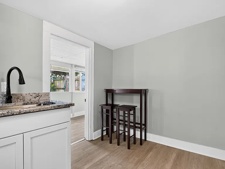 837 E Burnett Ave #2 — Photo 8