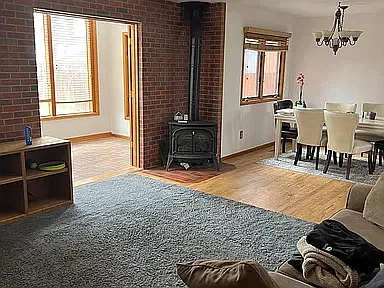 3 bed, 2.5 bath, 2200 sqft, $2,500 — Photo 3