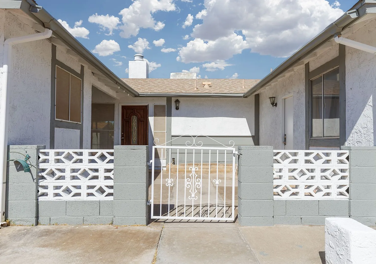 Single Family 3 Bedroom — Photo 2