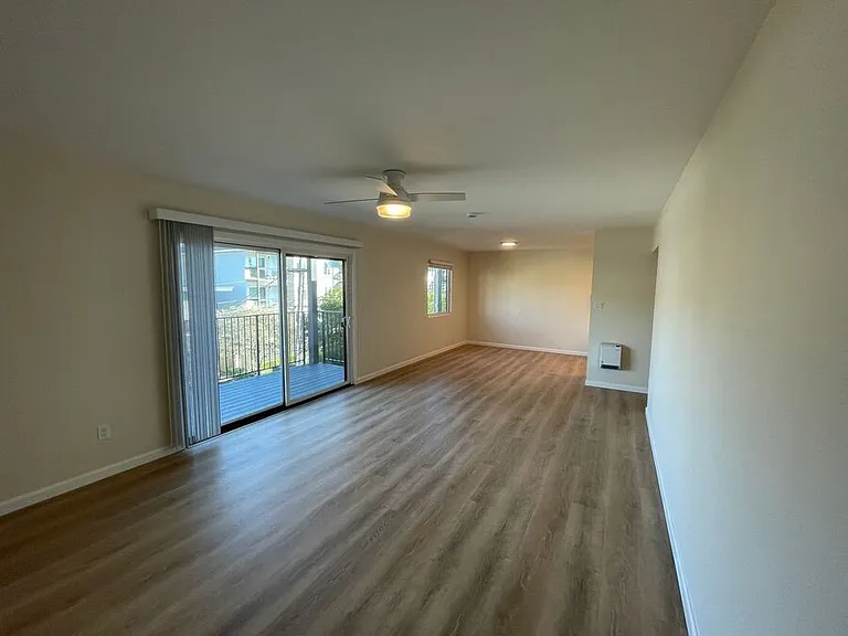 410 Evelyn Ave — Photo 12