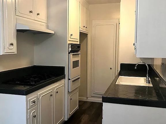 3rd image of 10520 Balboa Blvd APT 34
