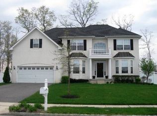 3 Buckingham Dr, Berlin, NJ 08009
