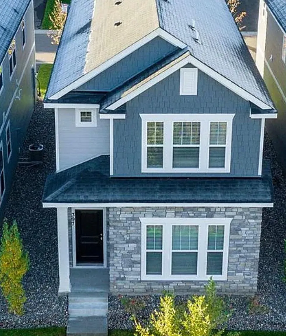 3 bed, 2.5 bath, 1727 sqft, $2,999 — Photo 1