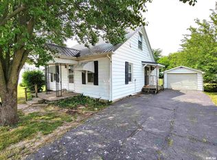 103 Mulberry St, Cisne, IL 62823