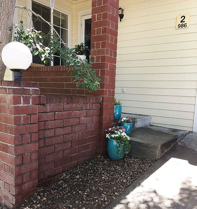 2nd image of 986 Richmond Dr APT L2